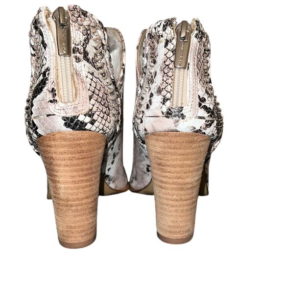 NWOB Vince Camuto Delsimba Snakeskin Print Ankle Booties Size 5 Block Heel - Picture 3 of 7